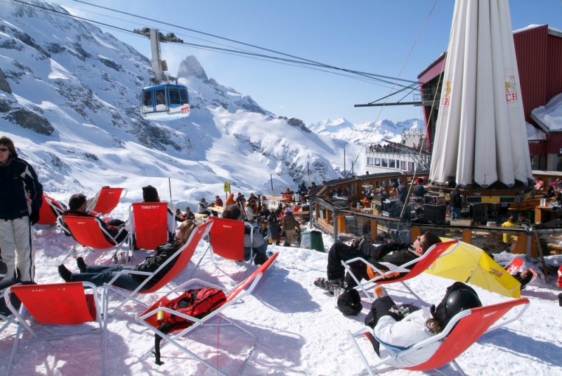 Prvá panoramatická otáčajúca sa lanovka na svete bola v švajčiarskom stredisku Engelberg - Titlis. Foto: Shutterstock
