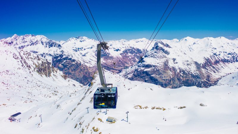 V St. Moritz sa lyžuje až do 3-tisícovej nadmorskej výšky a snehová pokrývka je každoročne bohatá. Foto: Shutterstock